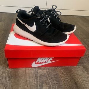 Nike Roshe 1 Sneaker